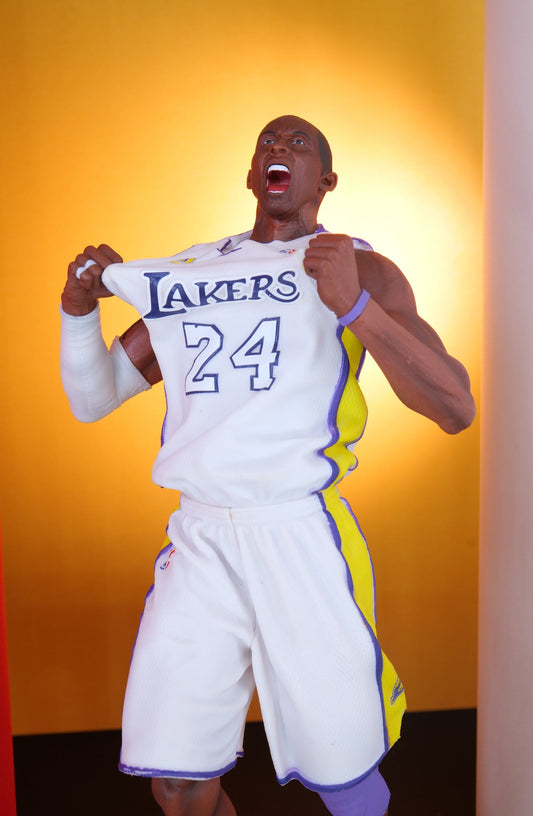 Kobe Bryant Victory Shouting Basketball Star Figure |PVC| – Lakers Collectible by ShoppingNest