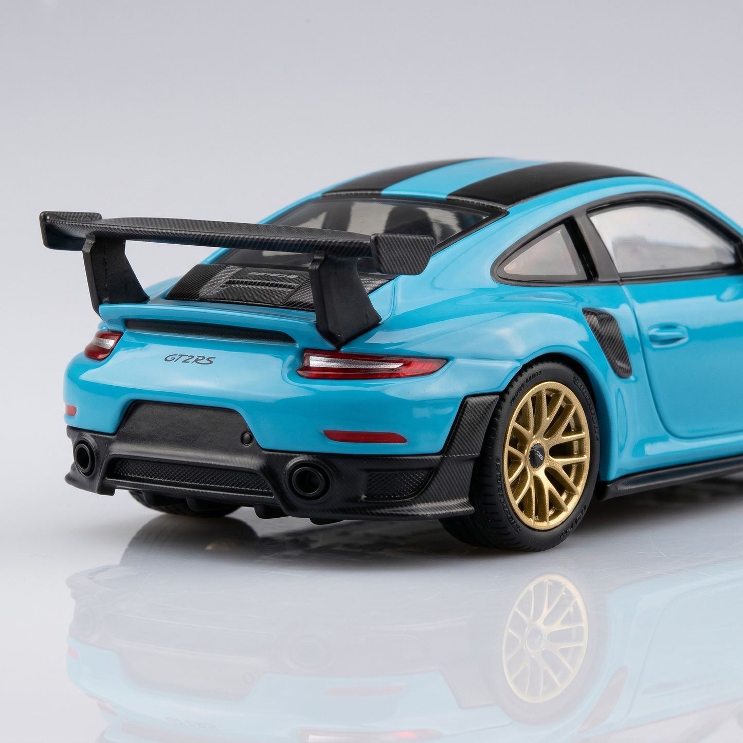 PORSCHE 911 GT2RS